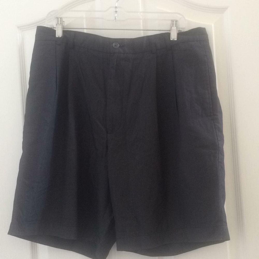 FINAL MARKDOWN Men’s perry Ellis shorts 36